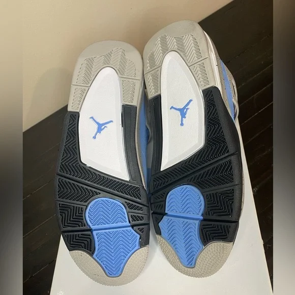 Jordan 4 ‘University Blue’ - Picture 6 of 8